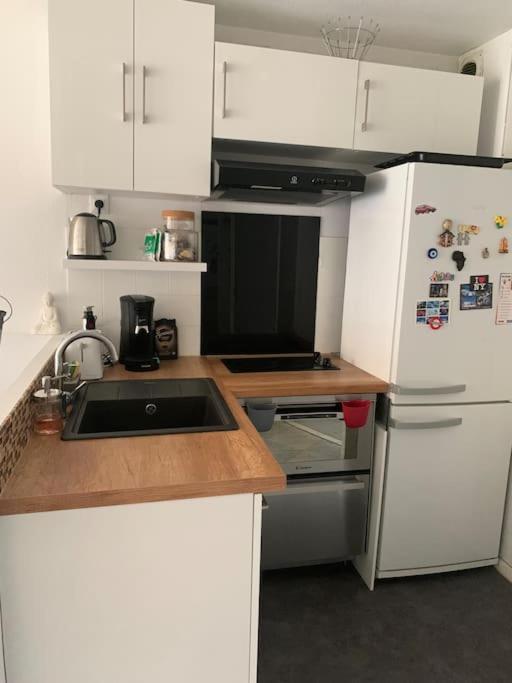 Appartement T2 En Bord De Mer Roquebrune-Cap-Martin Buitenkant foto